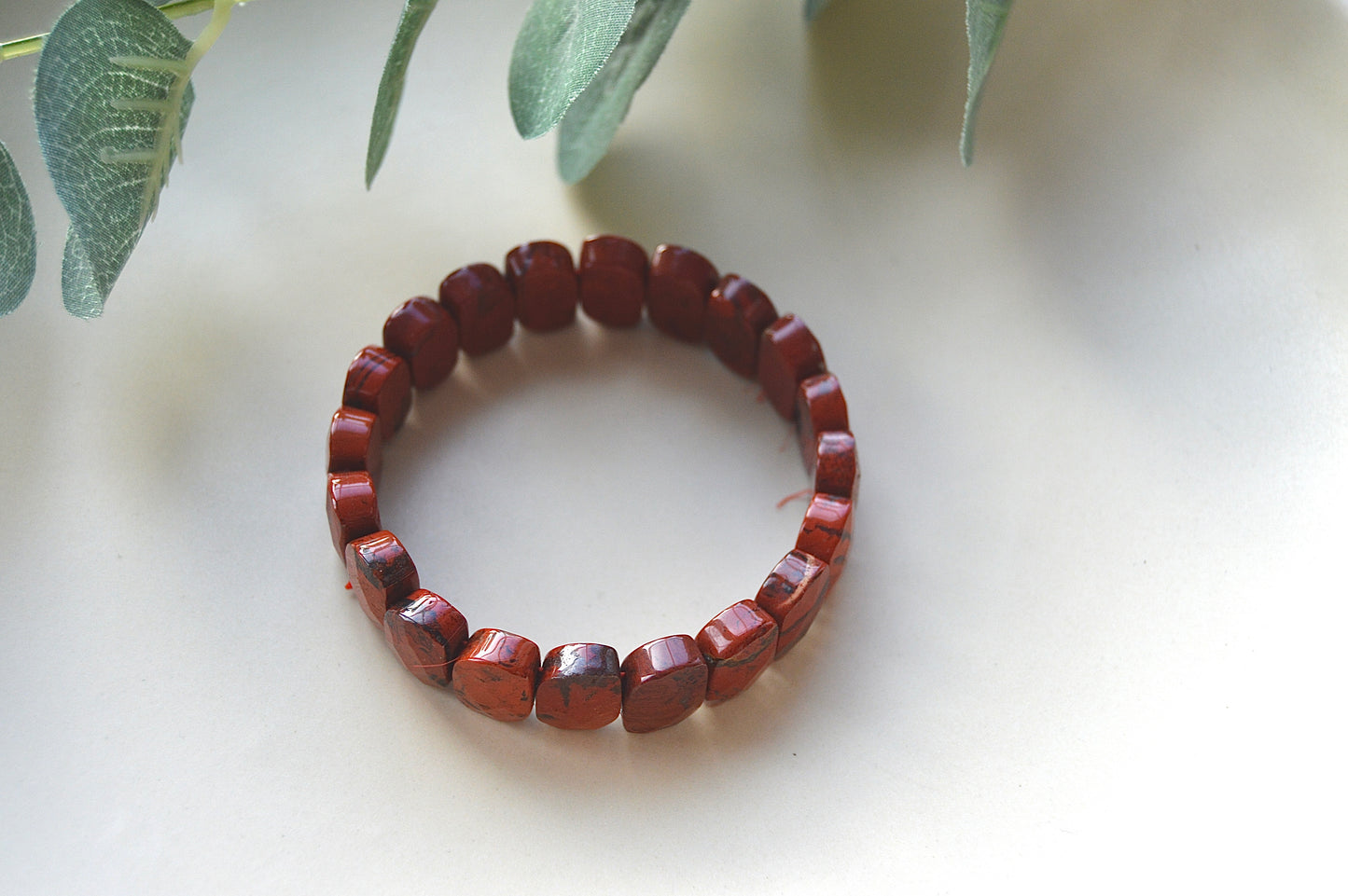 Jaspis armbånd (fasett) - styrke, stabilitet og jordende energi