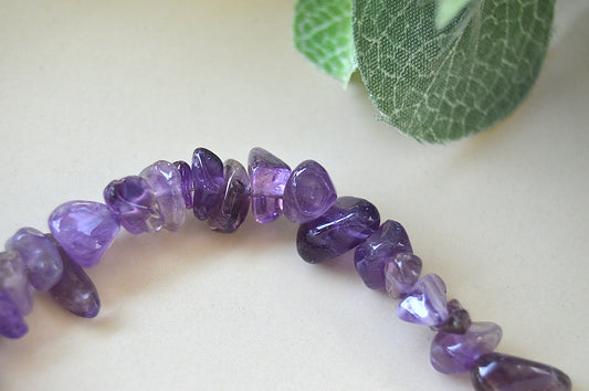 Ametyst chips armbånd – ro, balanse og spirituell klarhet