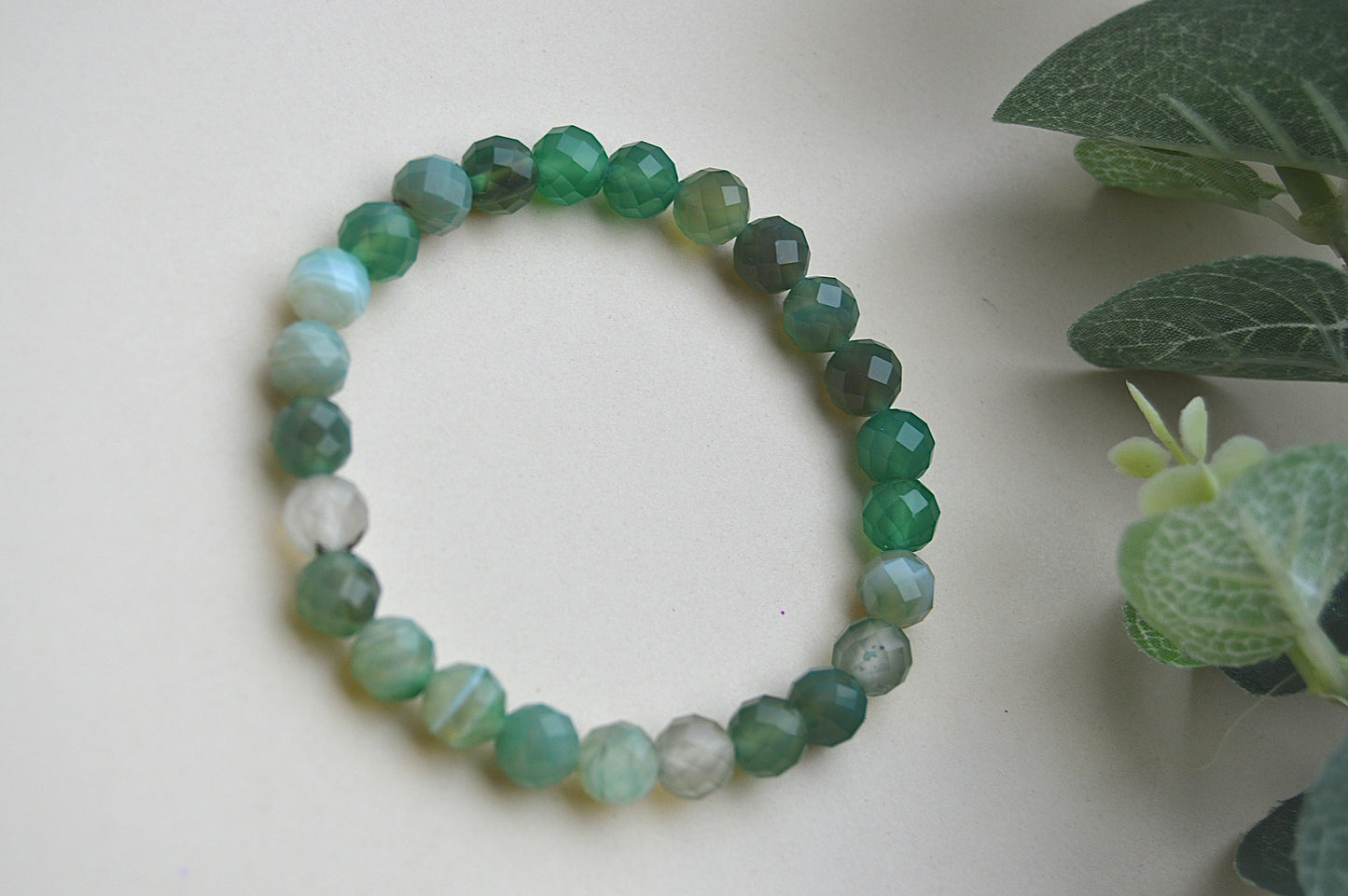 Grønn agat fasettarmbånd – balanse, beskyttelse og velstand