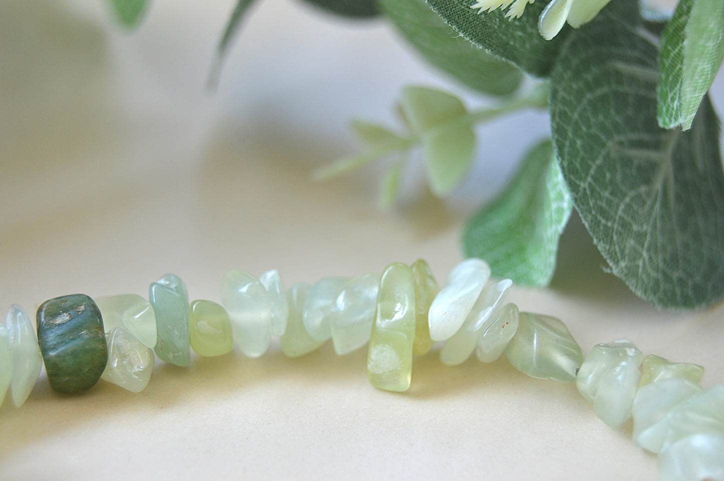 Jade chips armbånd – harmoni, balanse og indre vekst