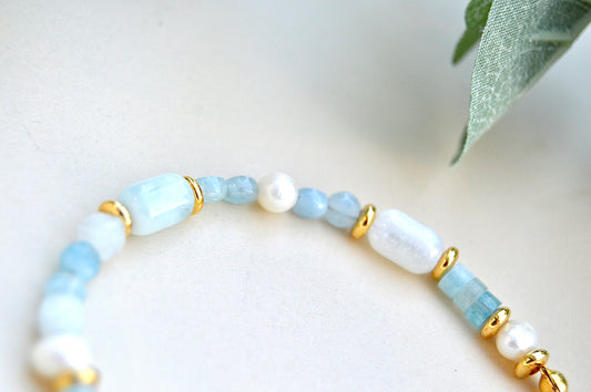 Akvamarin, månestein og perle armbånd – ro, intuisjon og feminin balanse