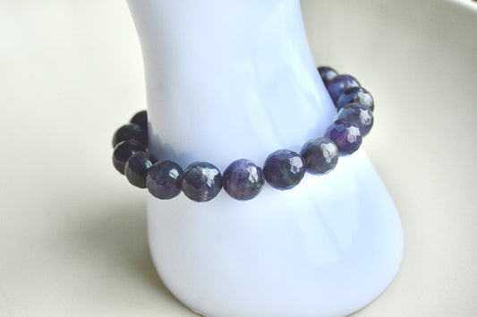Fasettslipt Ametyst Armbånd  (10 mm) – Ro, Klarhet og Balanse