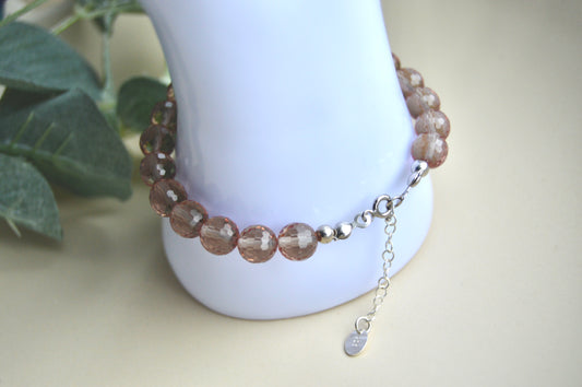 Fasettslipt Jordbærkvarts Armbånd med 925 Sølv – Kjærlighet og Harmoni