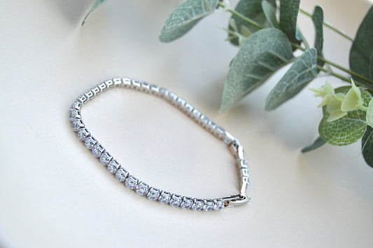 Armbånd med zirkonsteiner