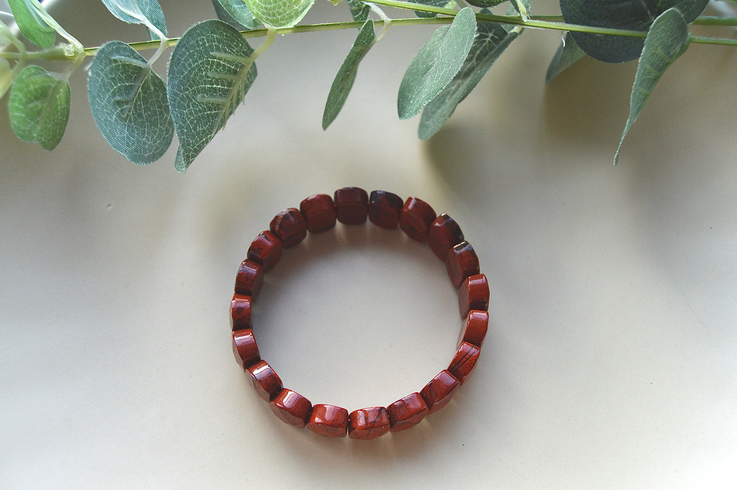 Jaspis armbånd (fasett) - styrke, stabilitet og jordende energi